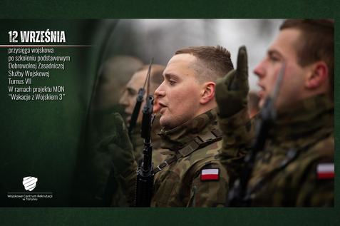 Przysięga wojskowa po szkoleniu podstawowym Dobrowolnej Zasadniczej Służby Wojskowej w ramach projektu MON "Wakacje z Wojskiem 3"